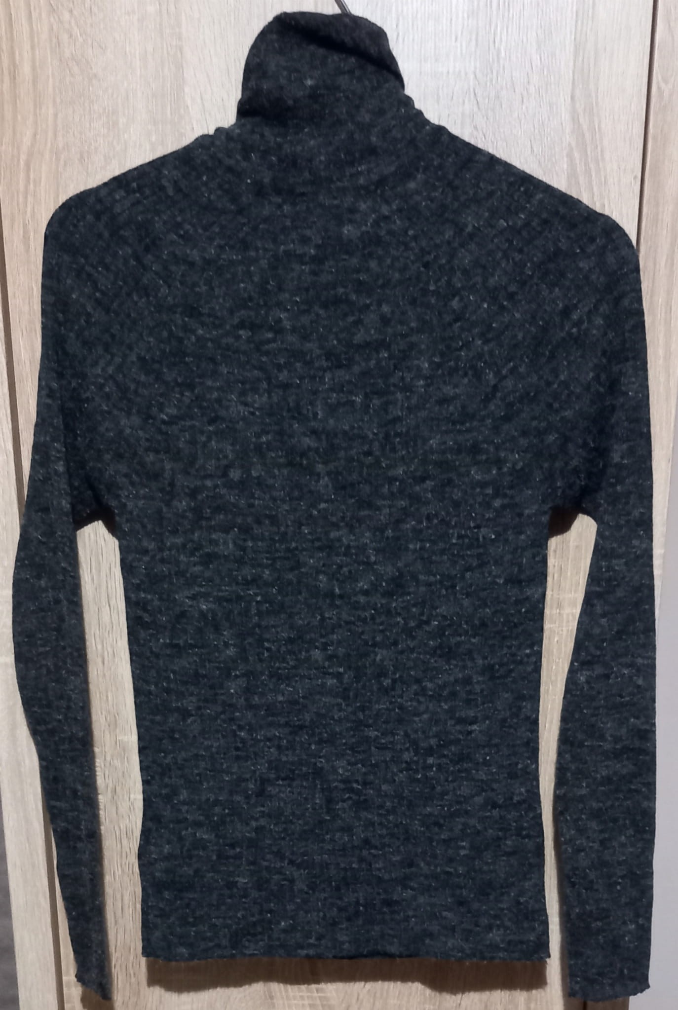 Damski sweter z golfem - obrazek 3
